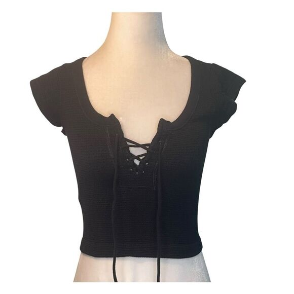 Out From Under Knockout Seamless Lace-Up T-Shirt Black Waffle Knit M - Picture 2 of 11